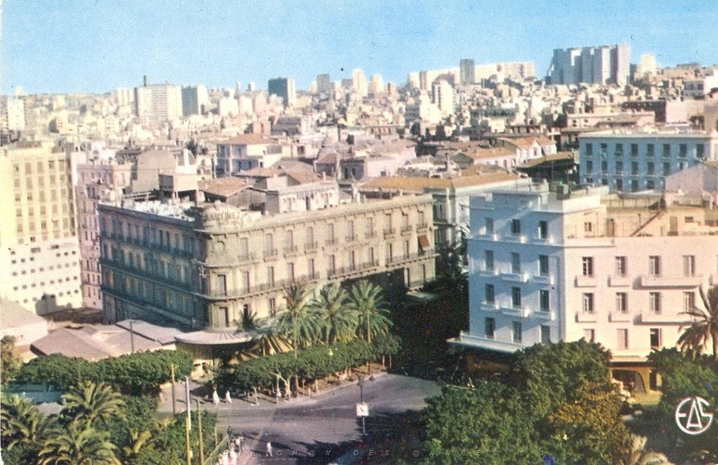 ORAN LE CENTRE ET LE MARTINEZ.JPG